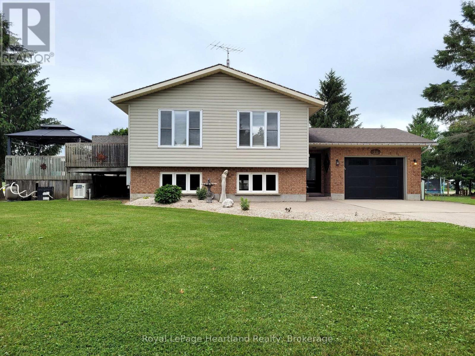 20 CRAWFORD STREET, North Huron, Ontario
