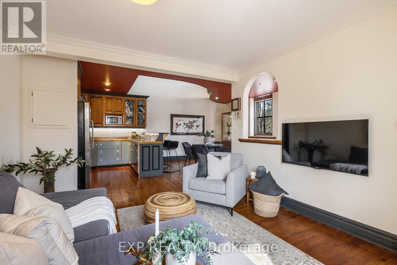 2 - 18 Chapel Street, Cobourg, Ontario  K9A 1H9 - Photo 1 - X12189878