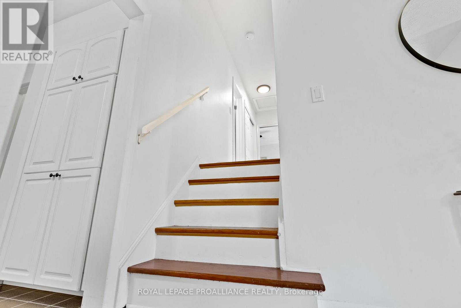 36 Applewood Drive, Belleville (Belleville Ward), Ontario  K8P 4E2 - Photo 25 - X12189935