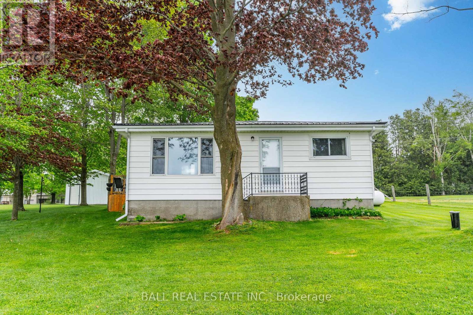 Property at 280 LAKESHORE DRIVE image 2