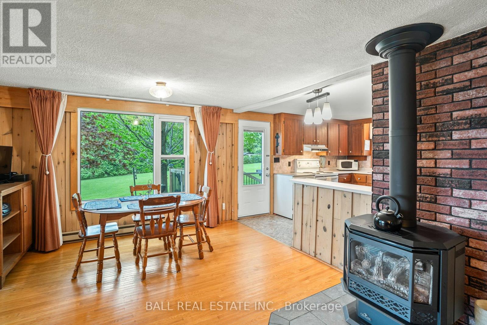 280 Lakeshore Drive, Kawartha Lakes, Ontario  K0M 1A0 - Photo 8 - X12189978