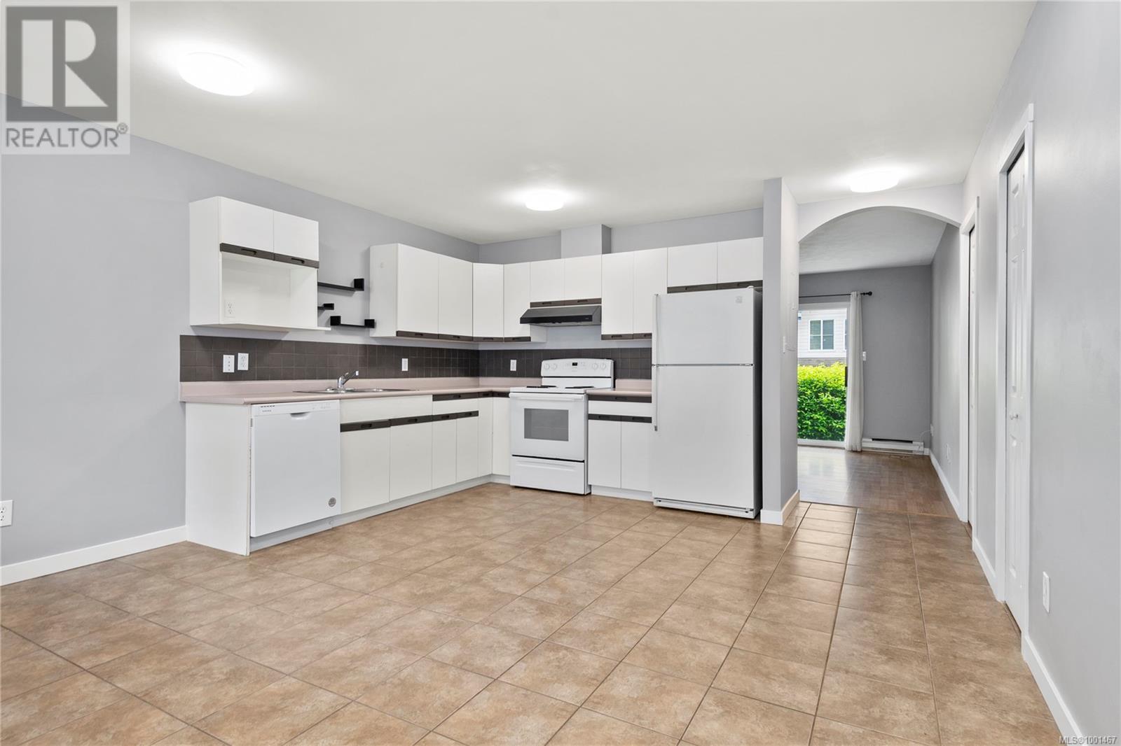 Property at 10 1335 Creekside Way image 3