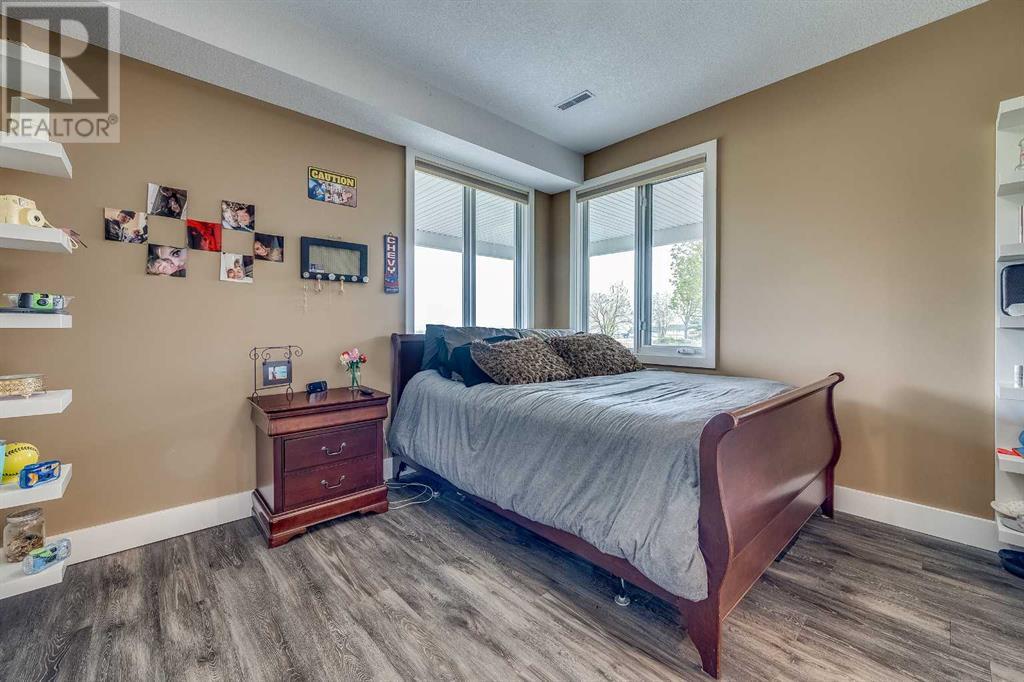 4300 Memorial Trail, Sylvan Lake, Alberta  T4S 0R1 - Photo 39 - A2225268