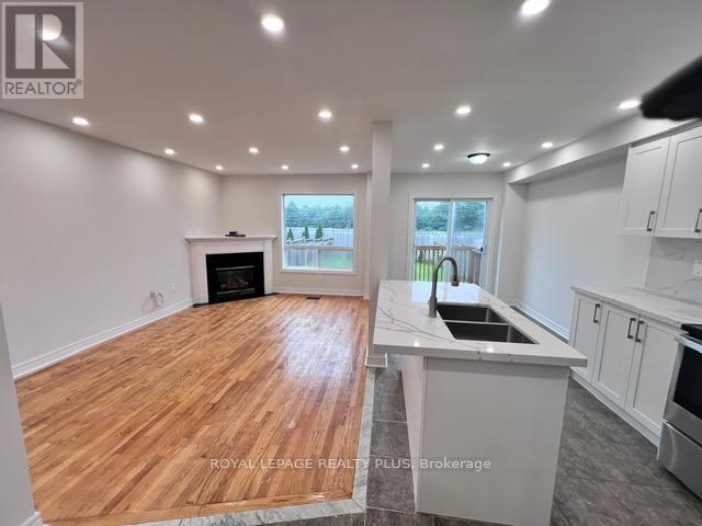 4752 James Austin Drive, Mississauga, Ontario  L4Z 4H2 - Photo 4 - W12189844