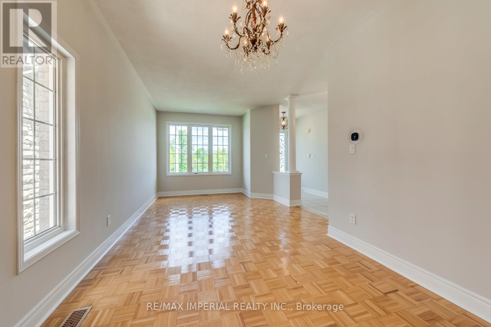 4916 Huron Heights Drive, Mississauga, Ontario  L4Z 4H8 - Photo 5 - W12189846