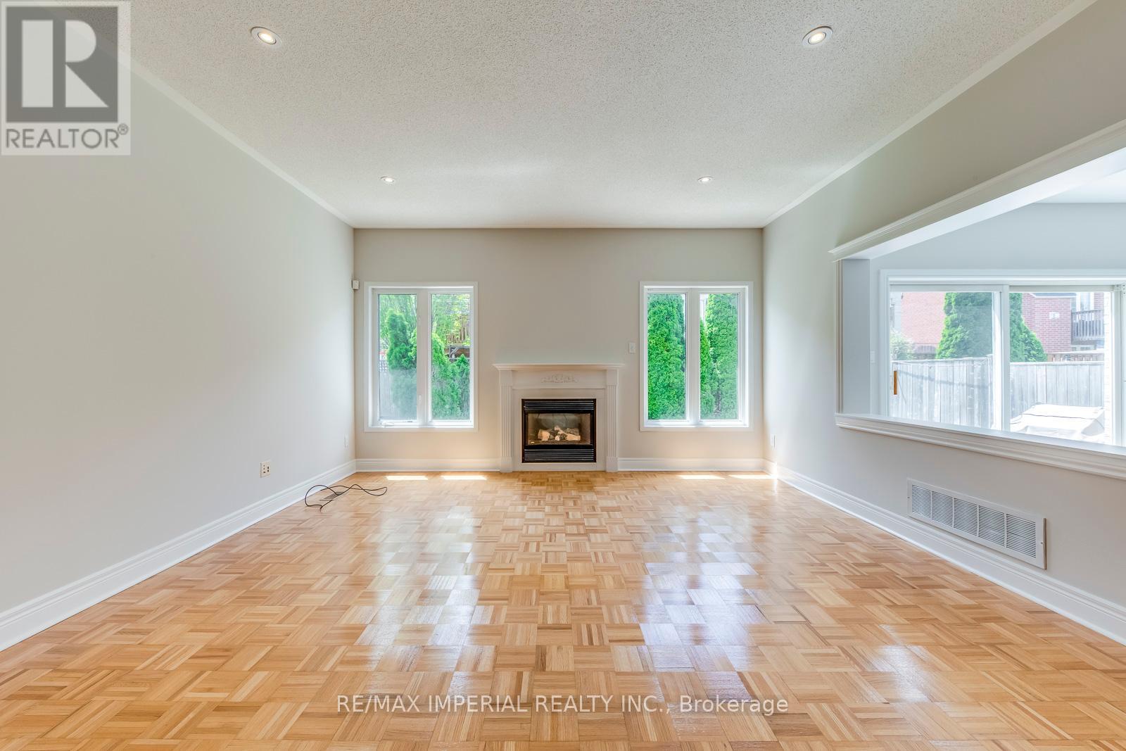 4916 Huron Heights Drive, Mississauga, Ontario  L4Z 4H8 - Photo 7 - W12189846