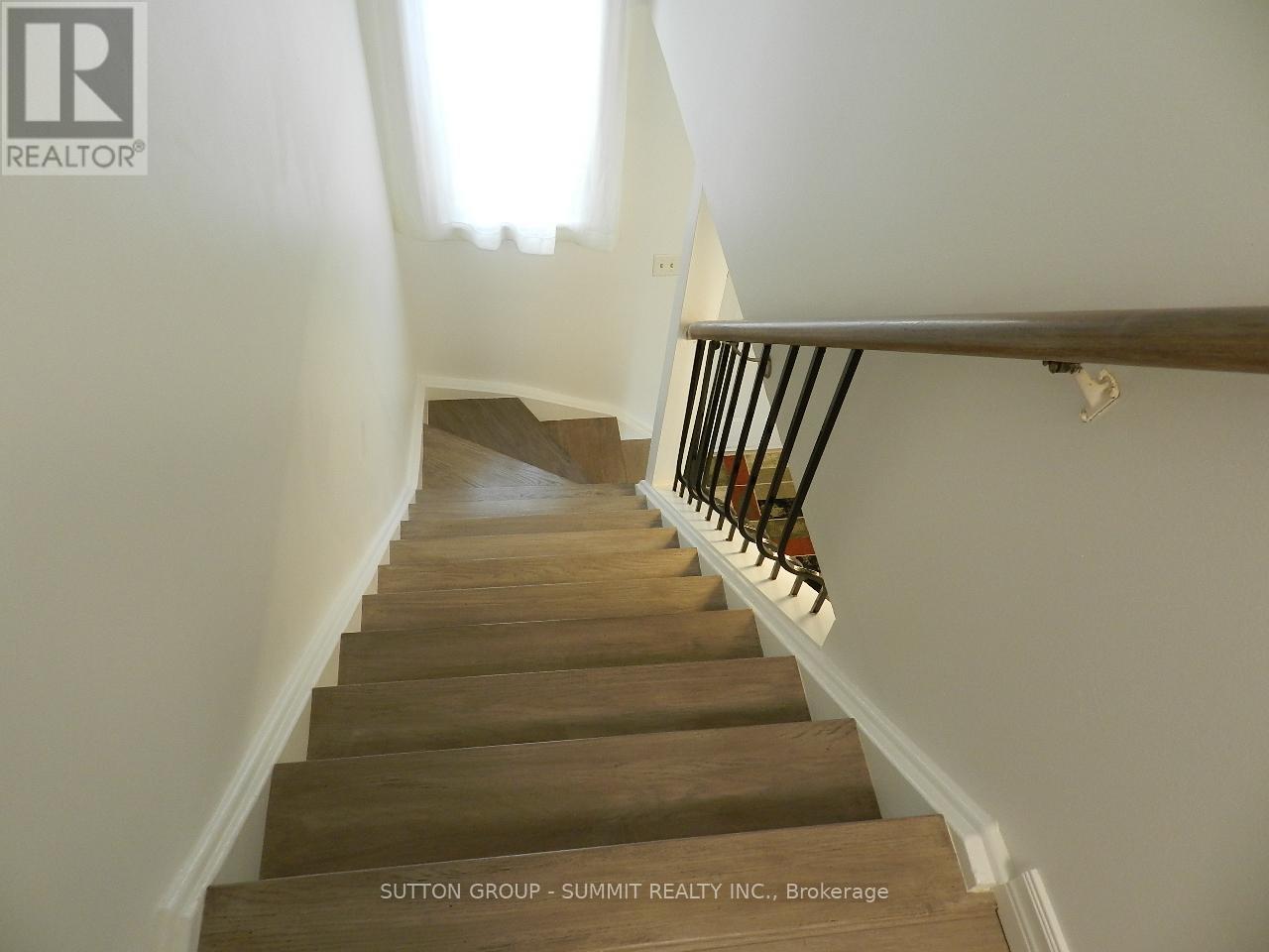 678 Galloway Crescent, Mississauga, Ontario  L5C 3W1 - Photo 10 - W12189856