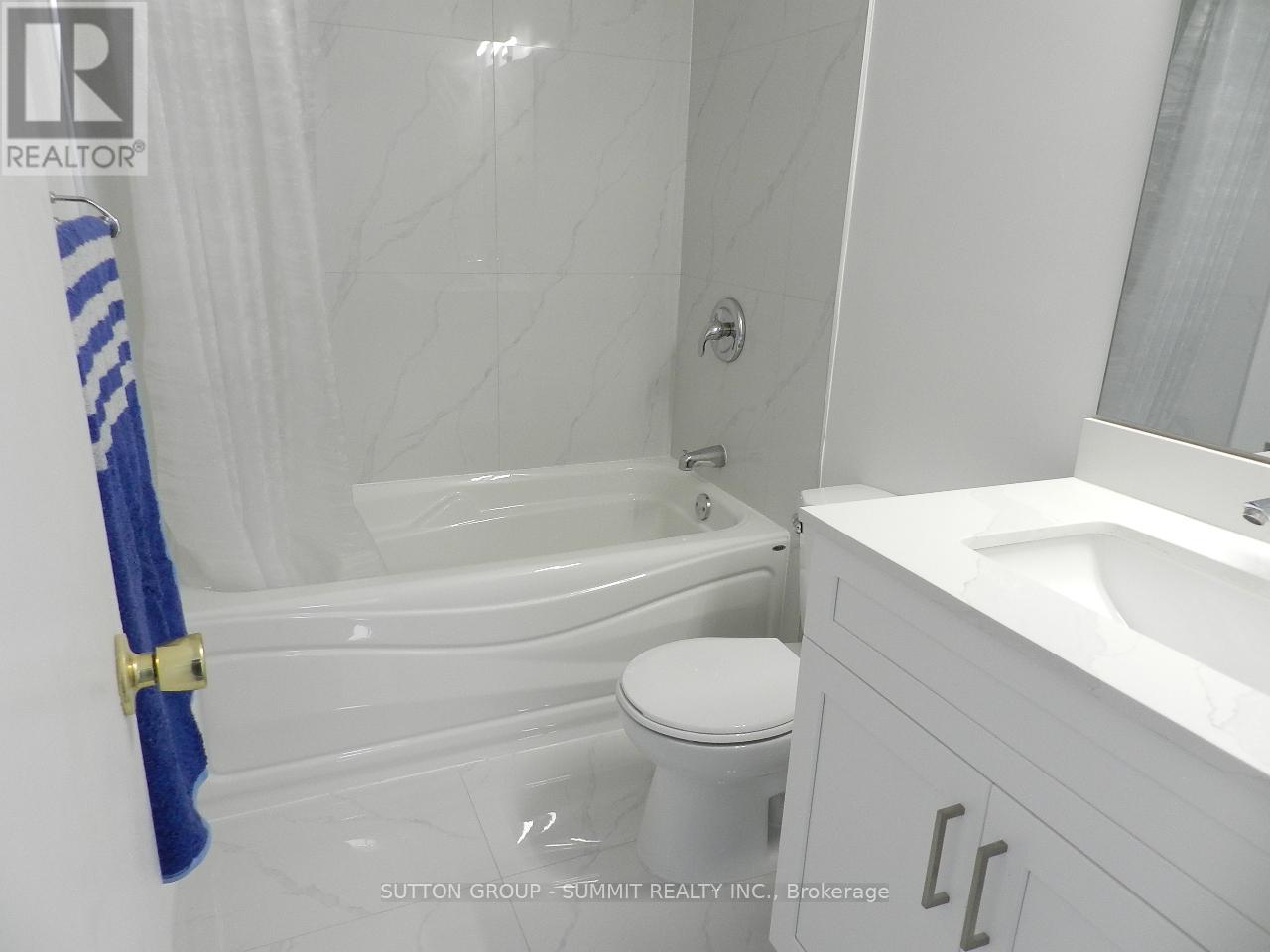 678 Galloway Crescent, Mississauga, Ontario  L5C 3W1 - Photo 17 - W12189856