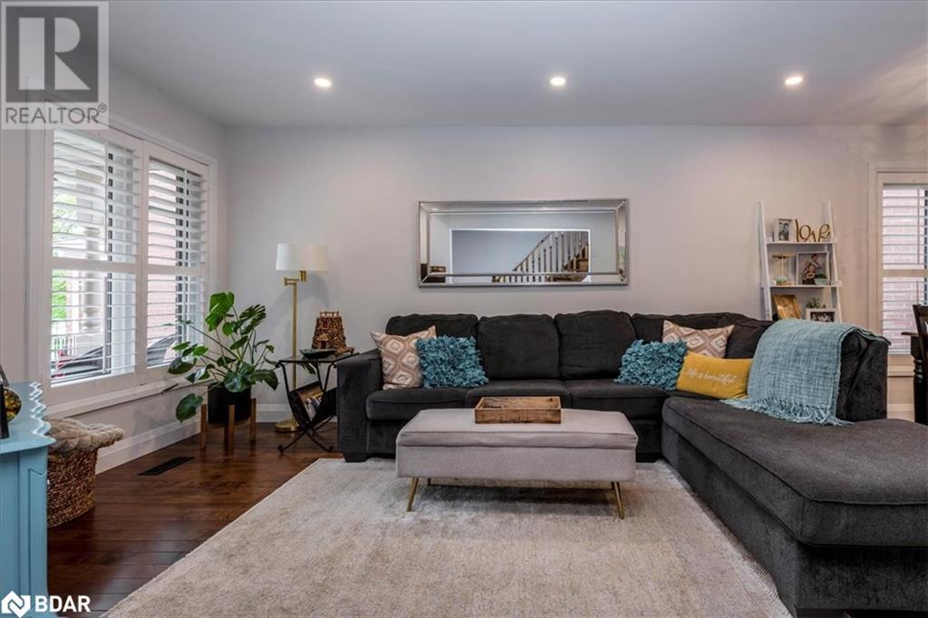 75 Widdifield Avenue, Newmarket, Ontario  L3X 1Z5 - Photo 5 - 40734823