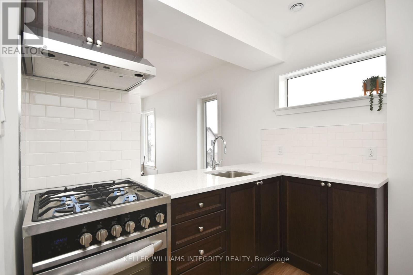 6 - 220 Lebreton Street N, Ottawa, Ontario  K1R 7J1 - Photo 8 - X12189986
