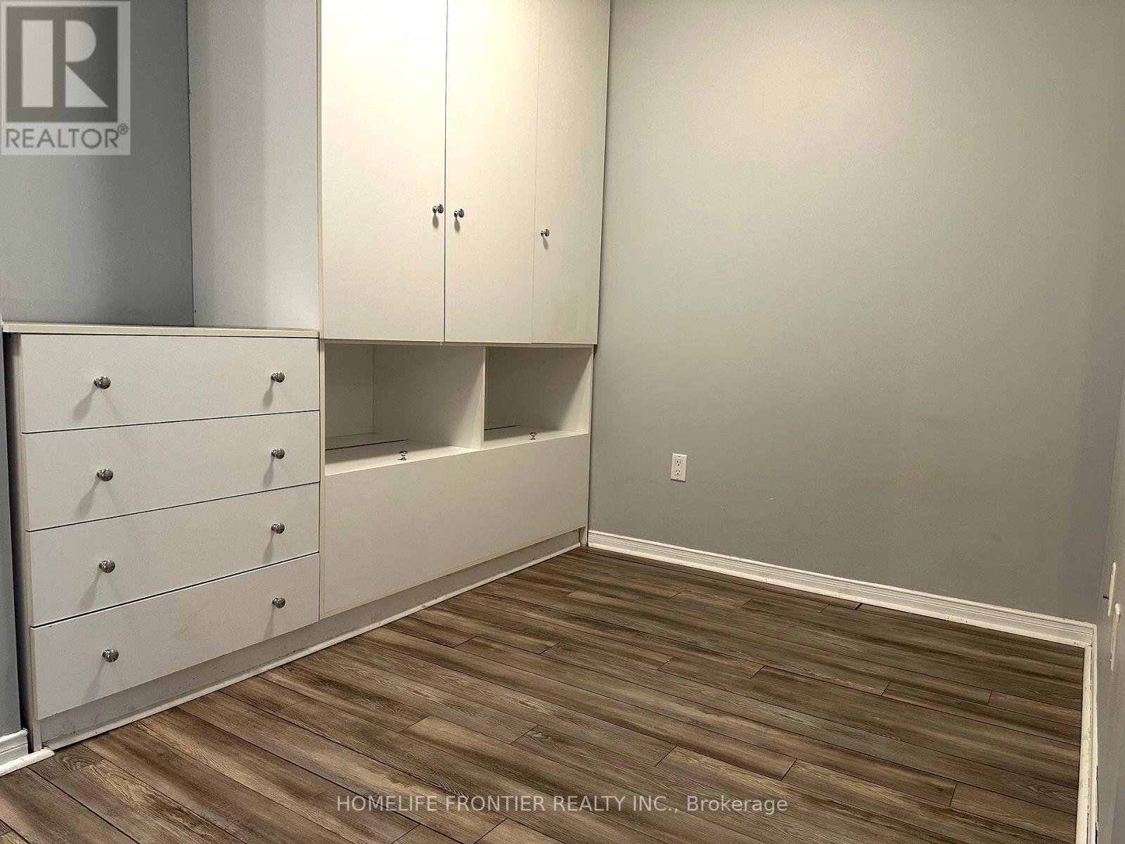 417 - 909 Bay Street, Toronto (Bay Street Corridor), Ontario  M5S 3G2 - Photo 11 - C12189893