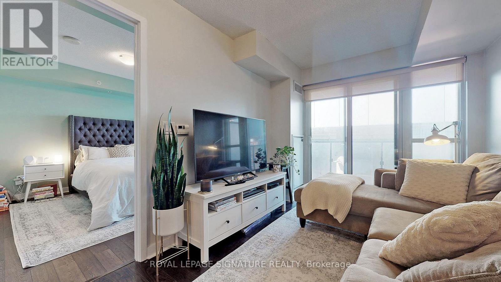 822 - 295 Adelaide Street W, Toronto (Waterfront Communities), Ontario  M5V 0L4 - Photo 1 - C12189908