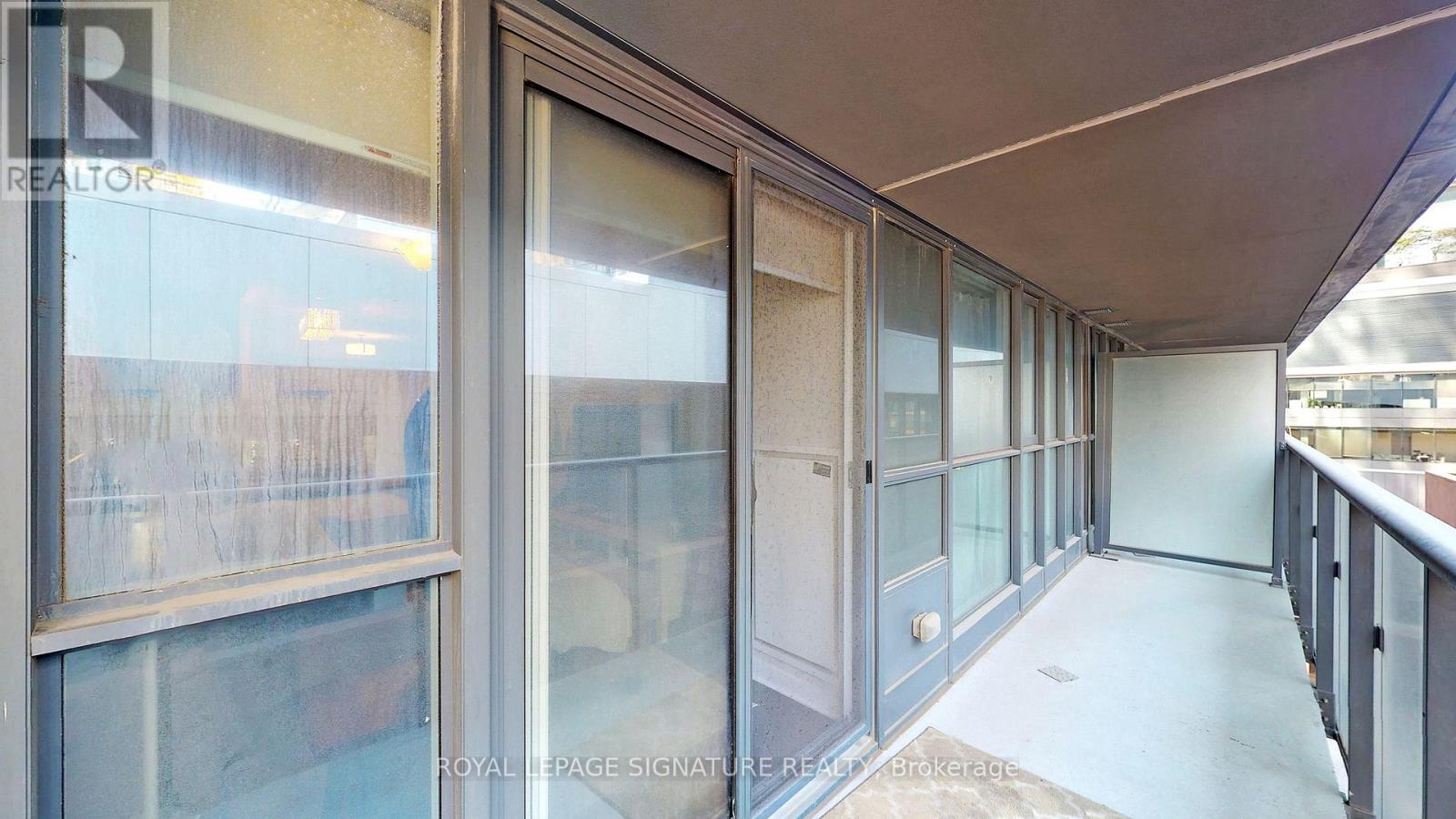 822 - 295 Adelaide Street W, Toronto (Waterfront Communities), Ontario  M5V 0L4 - Photo 16 - C12189908