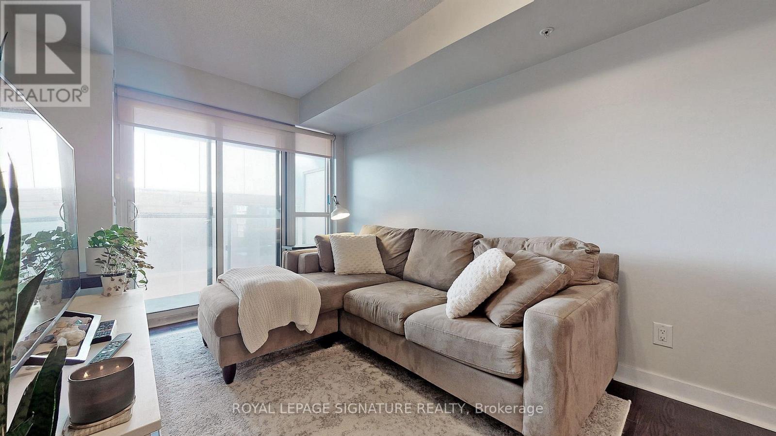 822 - 295 Adelaide Street W, Toronto (Waterfront Communities), Ontario  M5V 0L4 - Photo 2 - C12189908