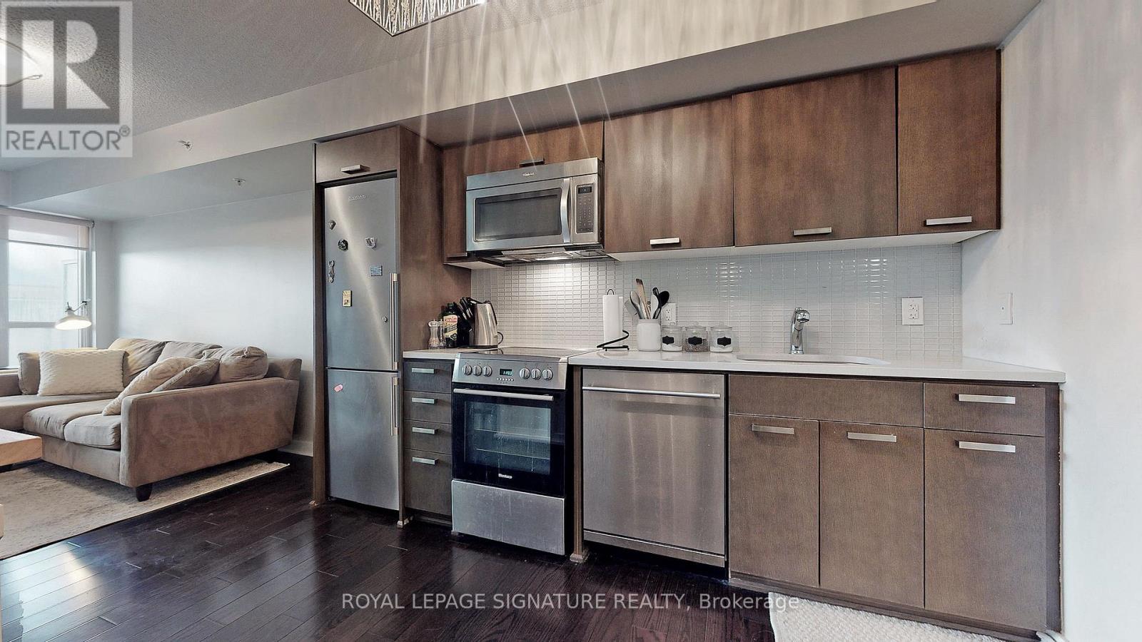 822 - 295 Adelaide Street W, Toronto (Waterfront Communities), Ontario  M5V 0L4 - Photo 8 - C12189908
