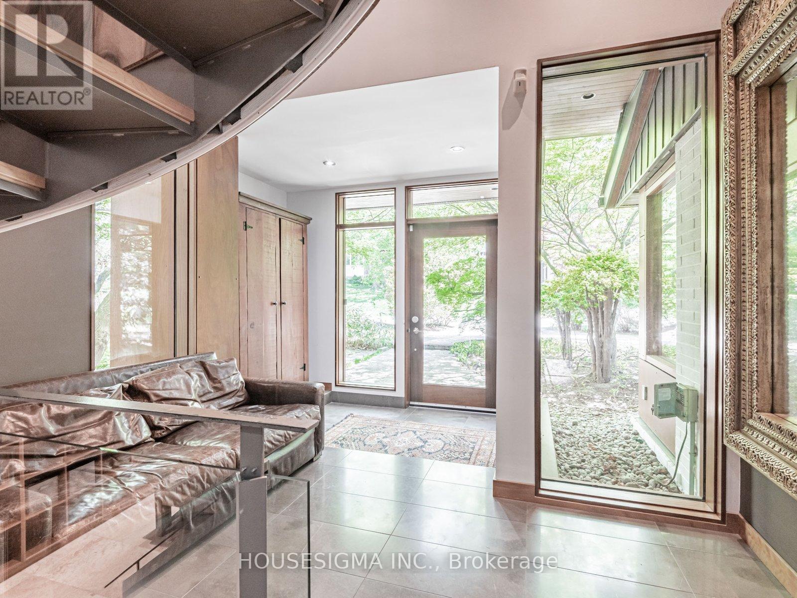 94 Laurentide Drive, Toronto, Ontario  M3A 3E5 - Photo 3 - C12189921