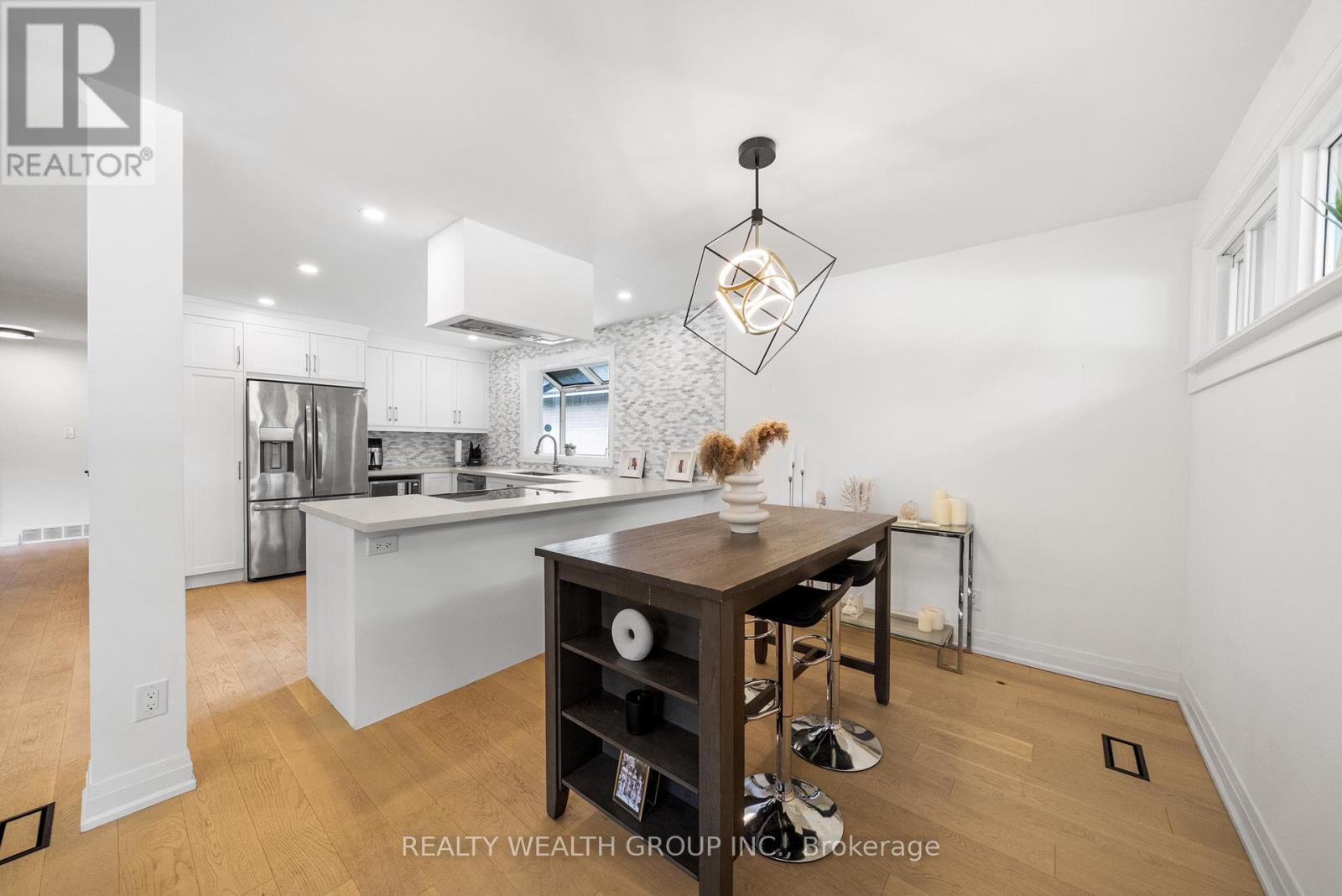 39 Treadgold Crescent, Toronto, Ontario  M3A 1X1 - Photo 12 - C12190007