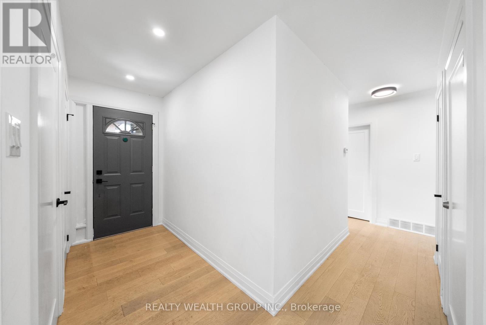 39 Treadgold Crescent, Toronto, Ontario  M3A 1X1 - Photo 16 - C12190007