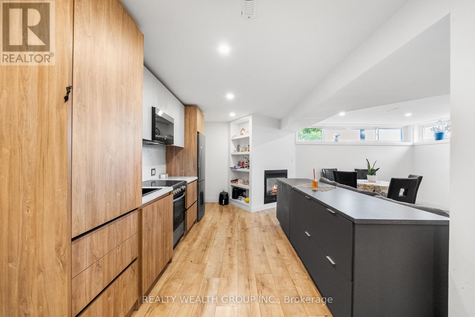 39 Treadgold Crescent, Toronto, Ontario  M3A 1X1 - Photo 22 - C12190007