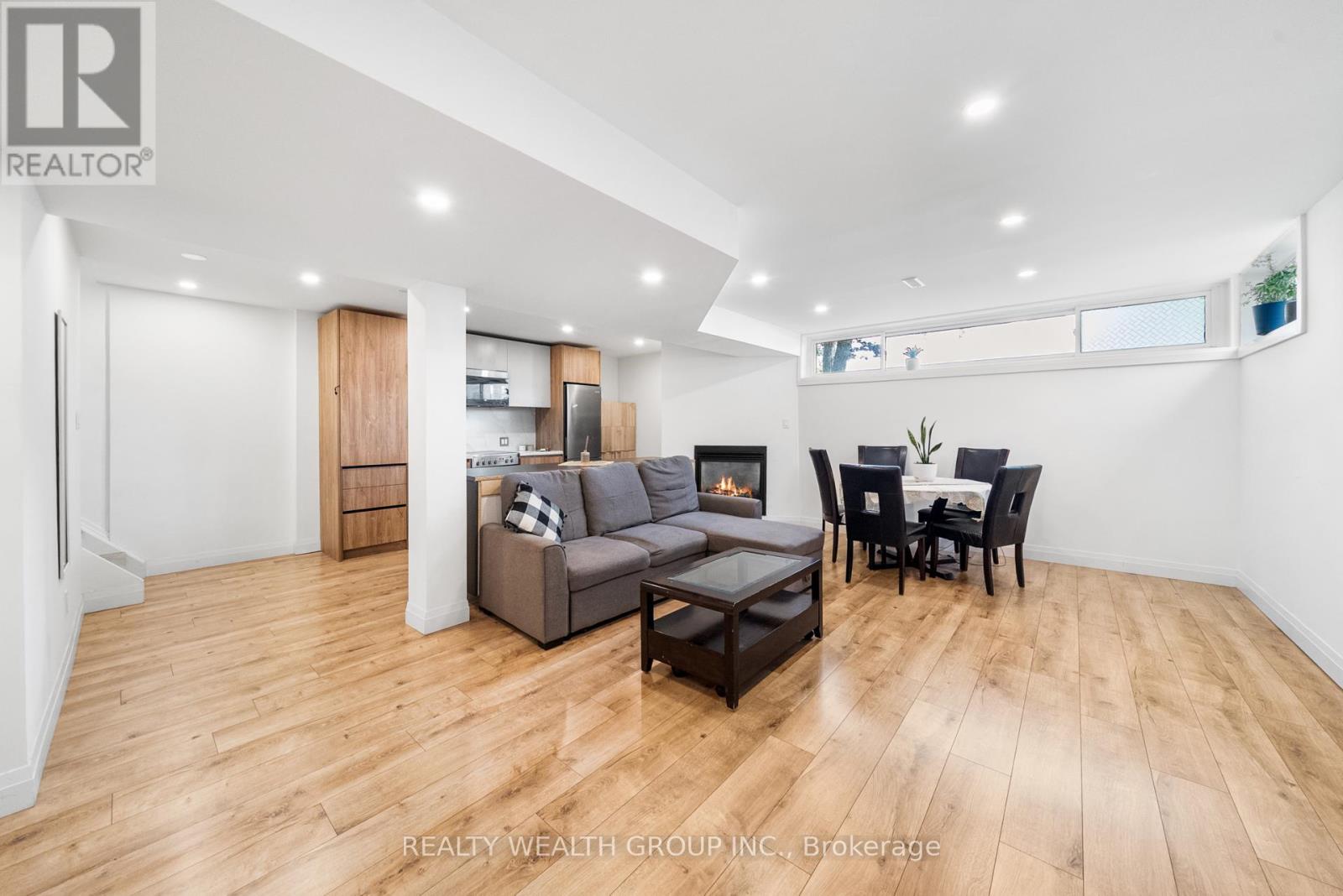 39 Treadgold Crescent, Toronto, Ontario  M3A 1X1 - Photo 23 - C12190007