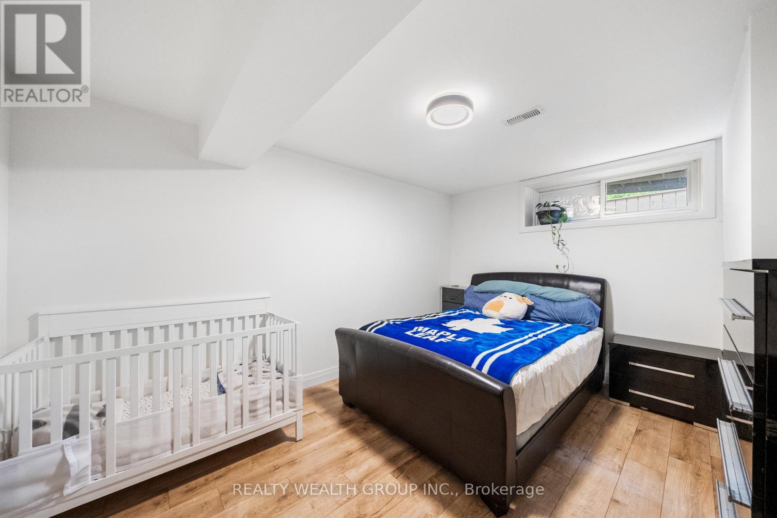 39 Treadgold Crescent, Toronto, Ontario  M3A 1X1 - Photo 31 - C12190007