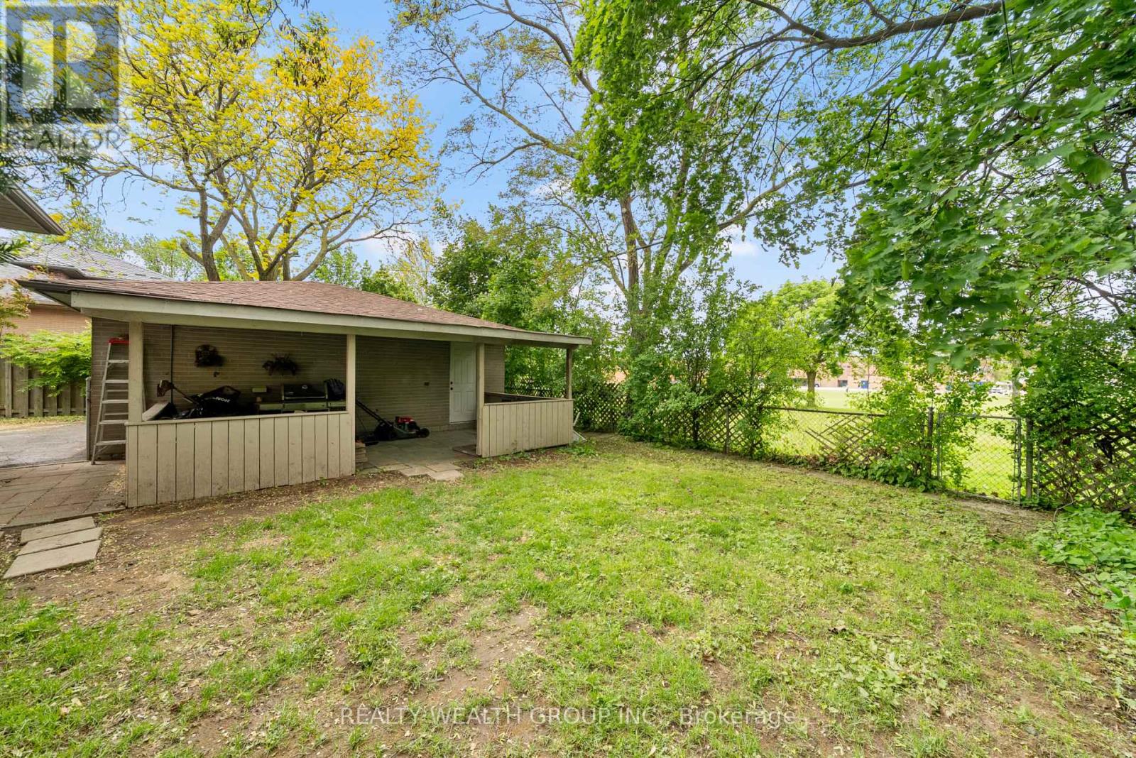 39 Treadgold Crescent, Toronto, Ontario  M3A 1X1 - Photo 34 - C12190007