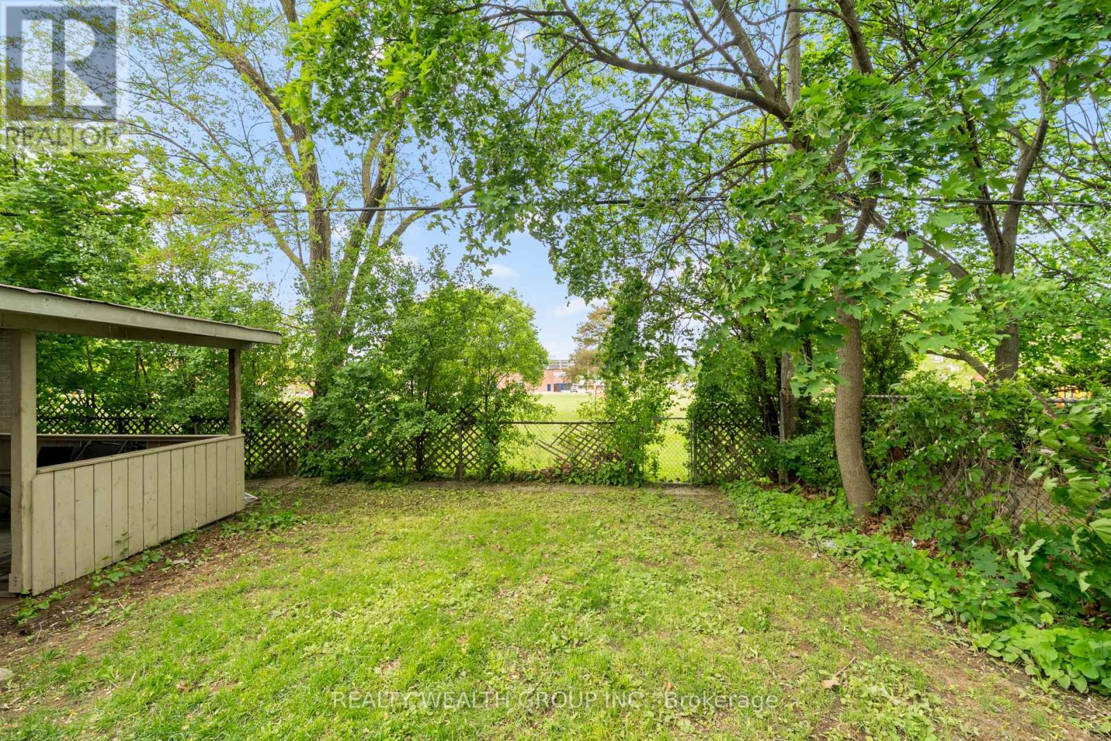 39 Treadgold Crescent, Toronto, Ontario  M3A 1X1 - Photo 35 - C12190007