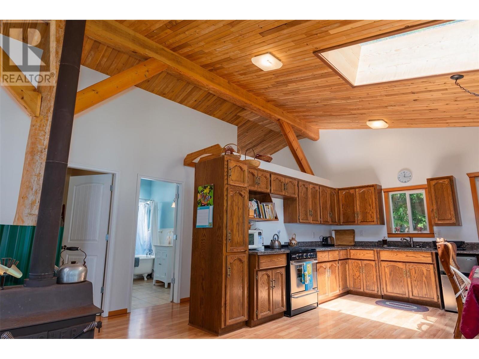 9557 Slocan Lake, Slocan, British Columbia  V0G 2C0 - Photo 19 - 10348772
