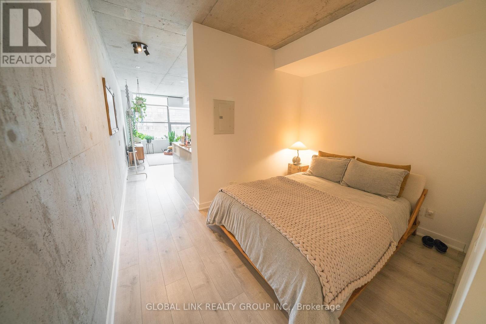 306 - 319 CARLAW AVENUE, Toronto, Ontario