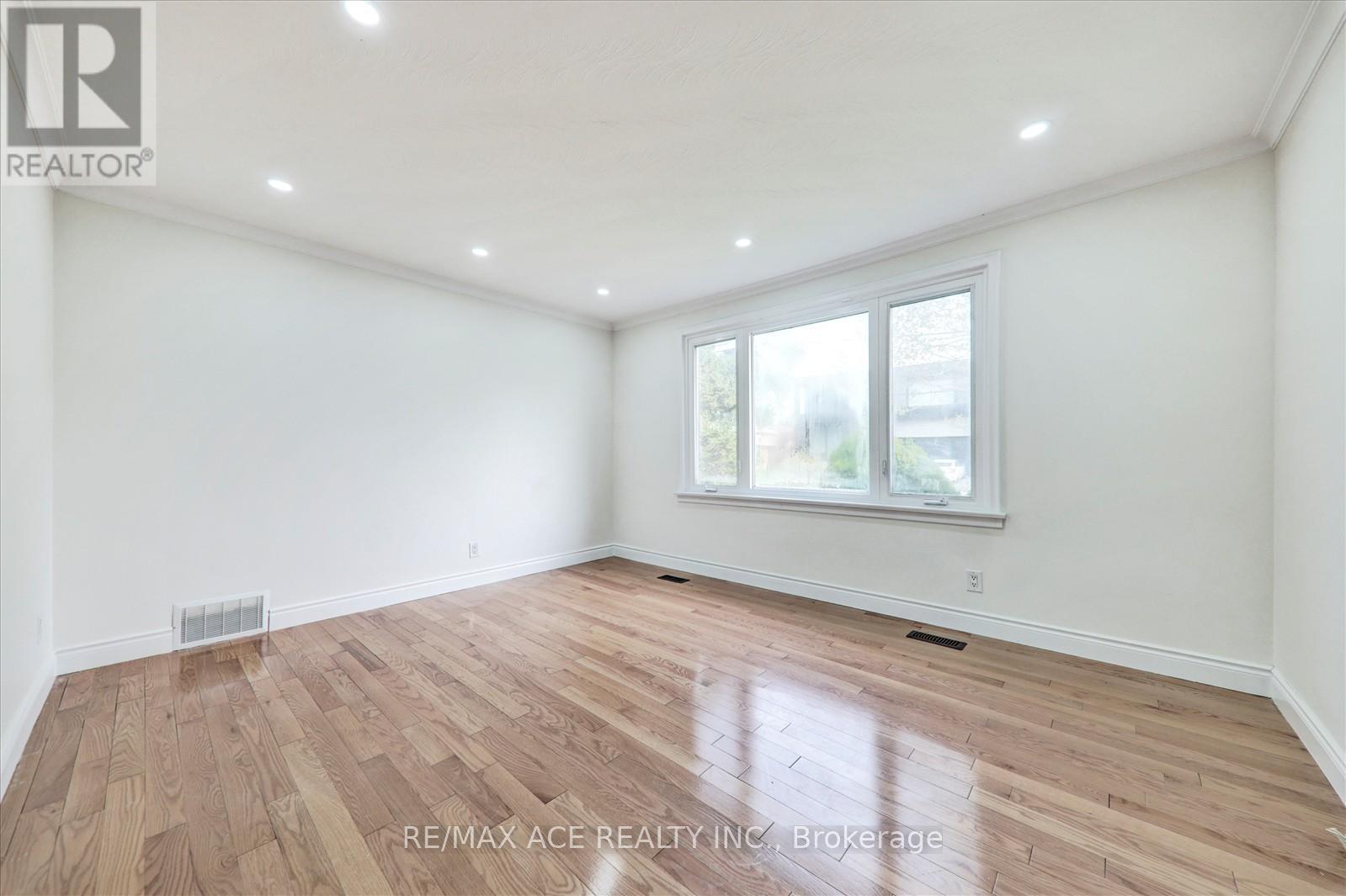 109 Seminole Avenue, Toronto, Ontario  M1J 1N8 - Photo 8 - E12189963