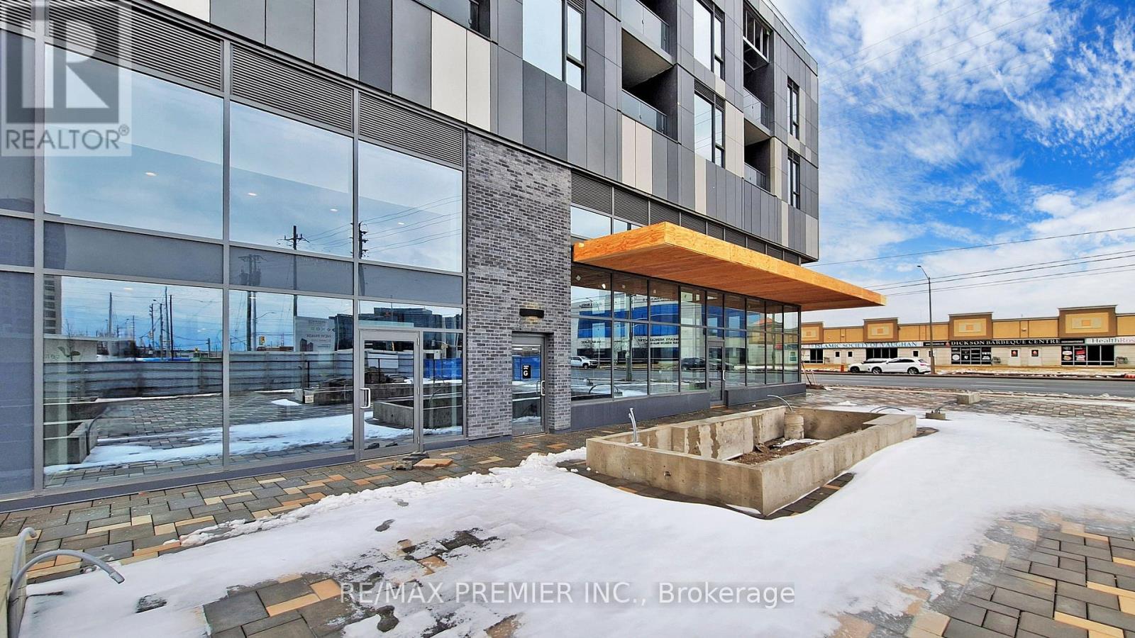 1532 - 498 Caldari Road, Vaughan, Ontario  L4K 0R6 - Photo 3 - N12189898