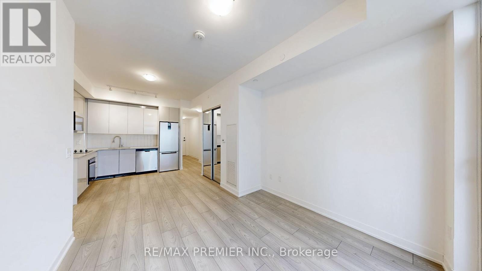 1532 - 498 Caldari Road, Vaughan, Ontario  L4K 0R6 - Photo 8 - N12189898