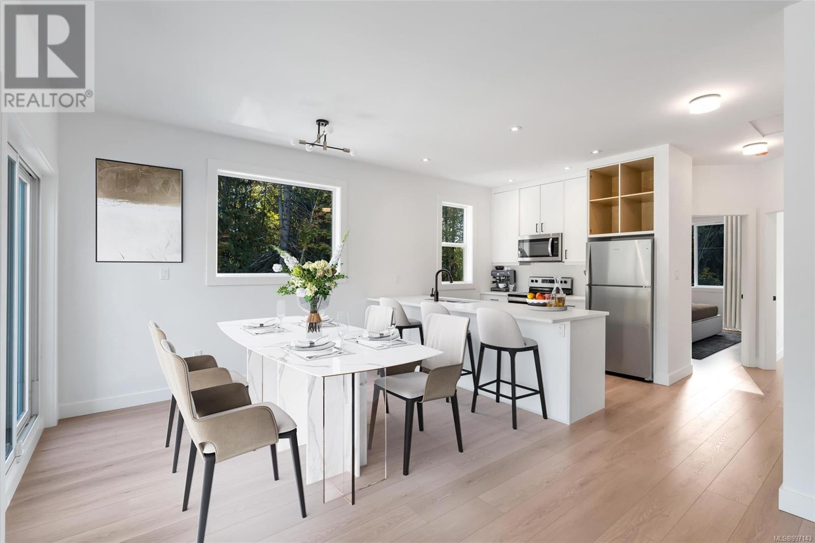 Property at 108 Plante Cres image 3