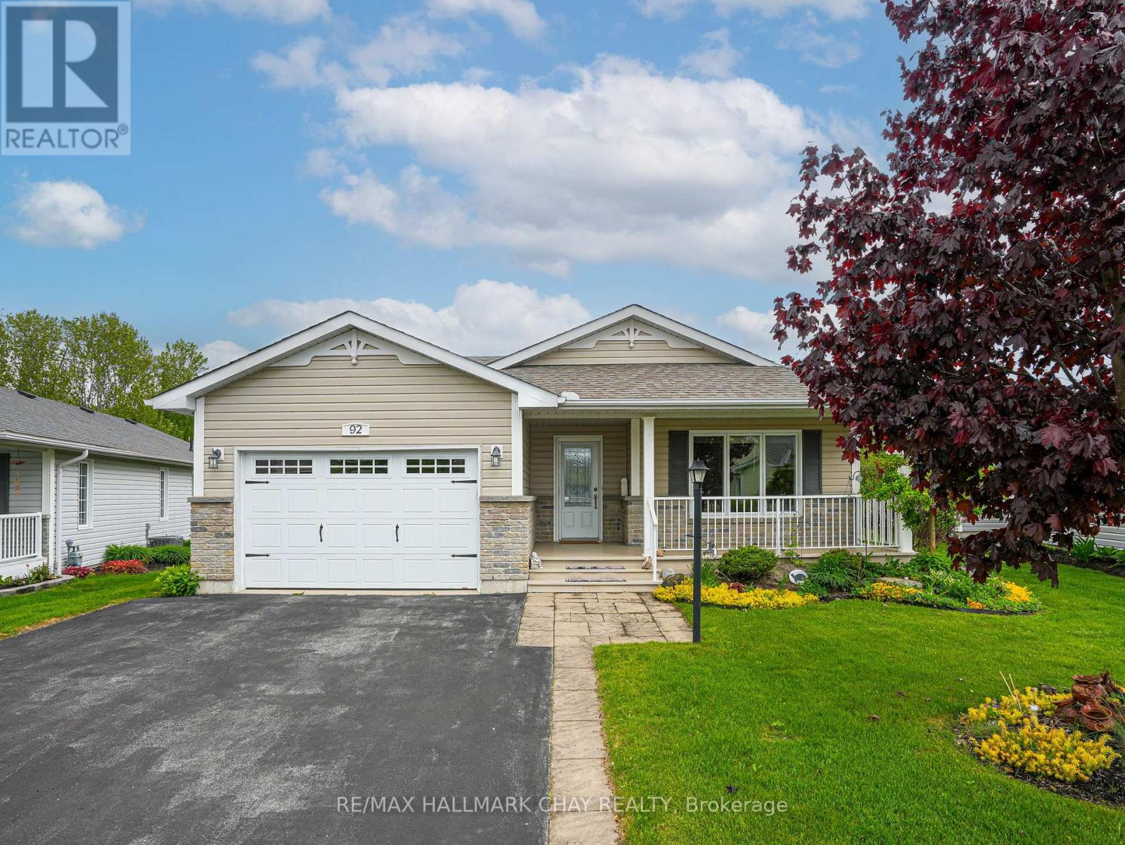 92 New York Avenue, Wasaga Beach, Ontario  L9Z 3A8 - Photo 1 - S12189880