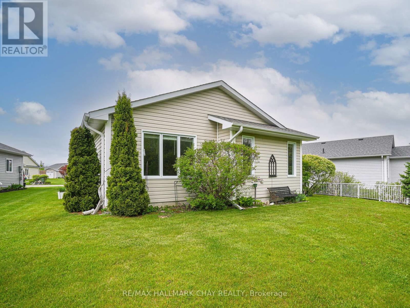 92 New York Avenue, Wasaga Beach, Ontario  L9Z 3A8 - Photo 31 - S12189880