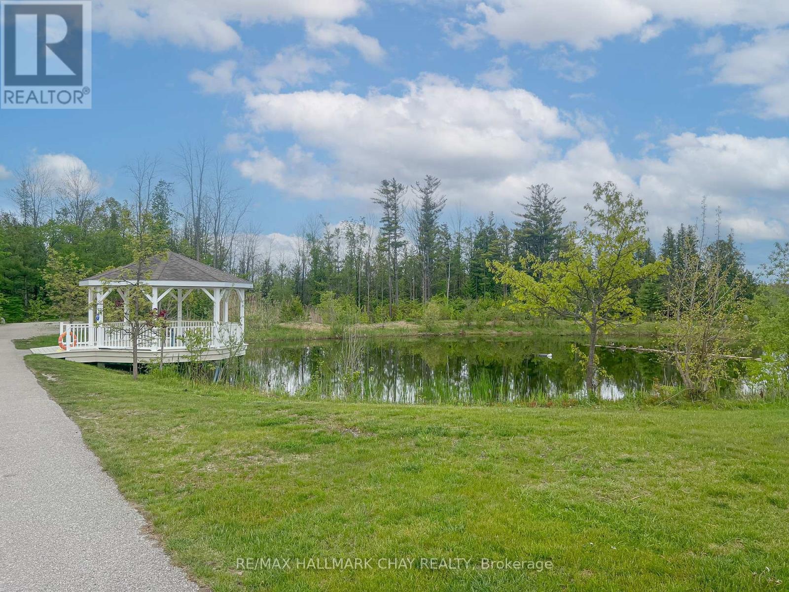 92 New York Avenue, Wasaga Beach, Ontario  L9Z 3A8 - Photo 37 - S12189880