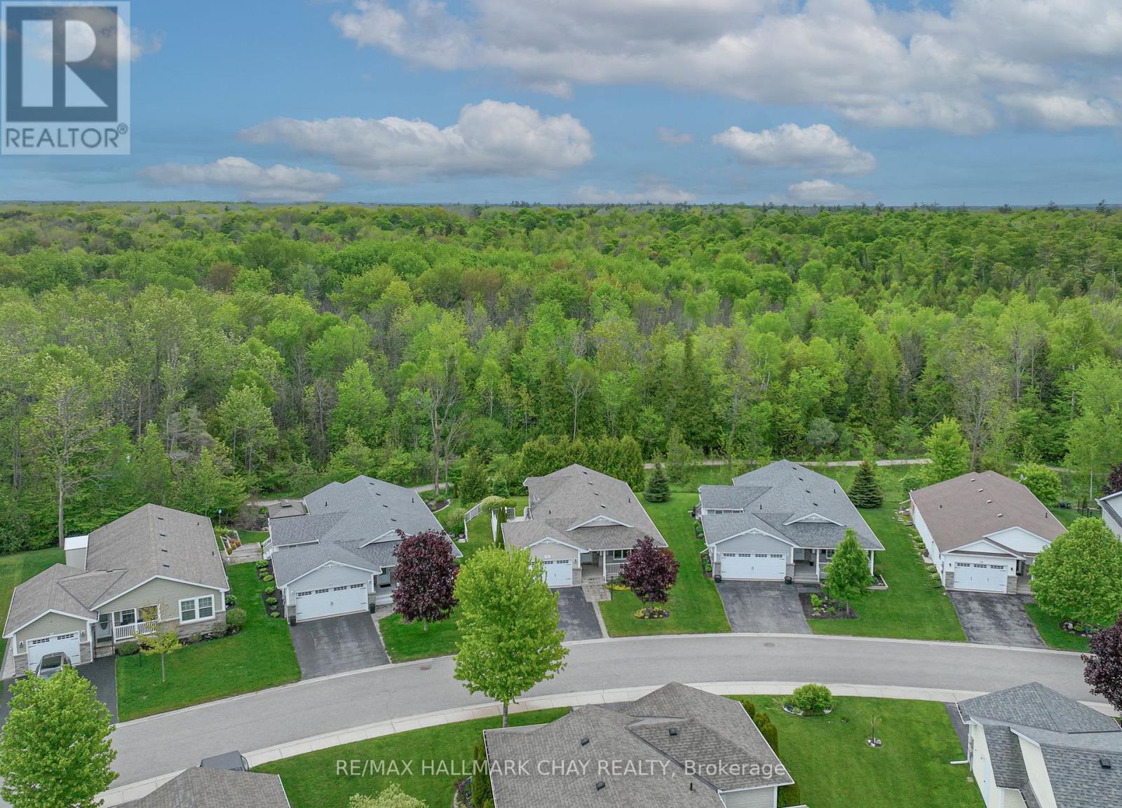 92 New York Avenue, Wasaga Beach, Ontario  L9Z 3A8 - Photo 8 - S12189880
