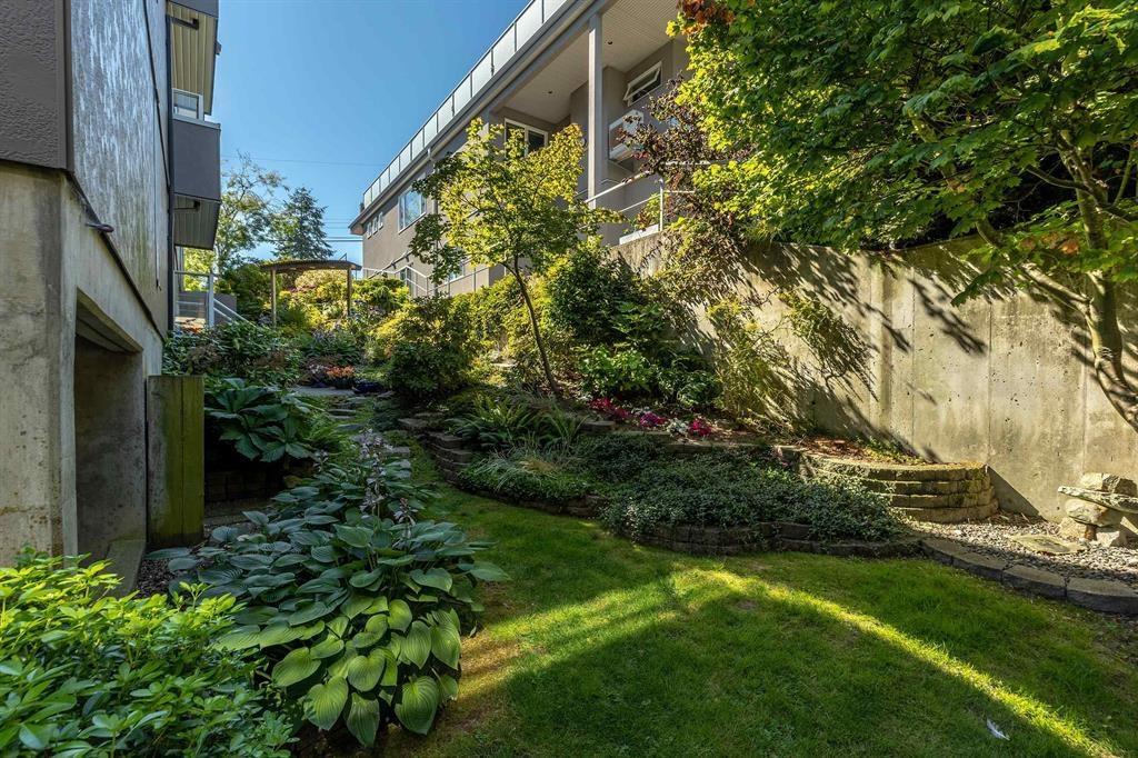 101 15717 MARINE DRIVE, White Rock real estate listing R2987202 for sale