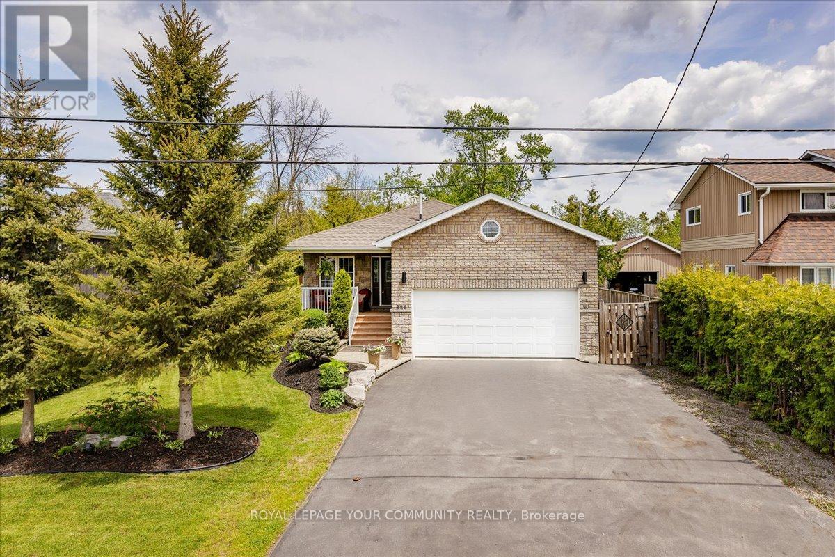825 Elmwood Road, Georgina, Ontario  L4P 3E9 - Photo 1 - N12166429