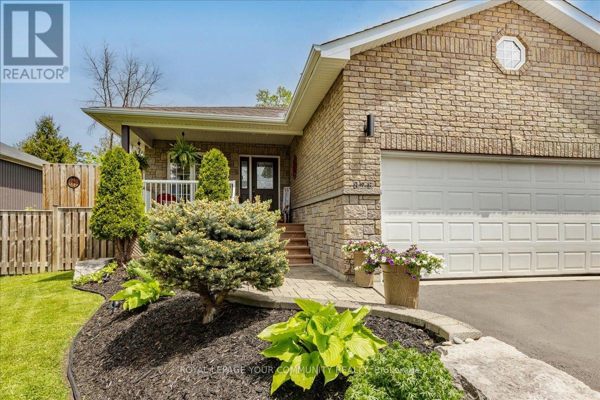 825 Elmwood Road, Georgina, Ontario  L4P 3E9 - Photo 4 - N12166429