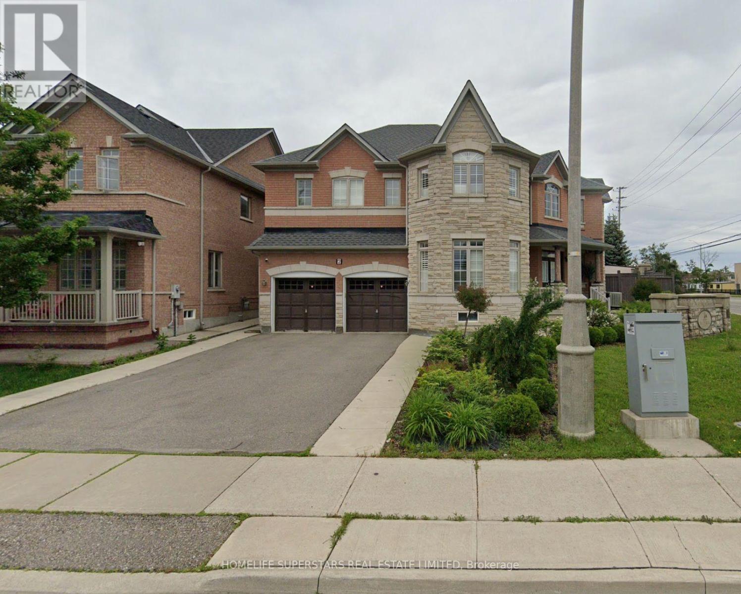2 LEXINGTON ROAD, Brampton, Ontario