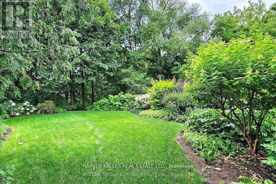 16 Gwendolen Crescent, Toronto, Ontario  M2N 2L7 - Photo 2 - C12189887