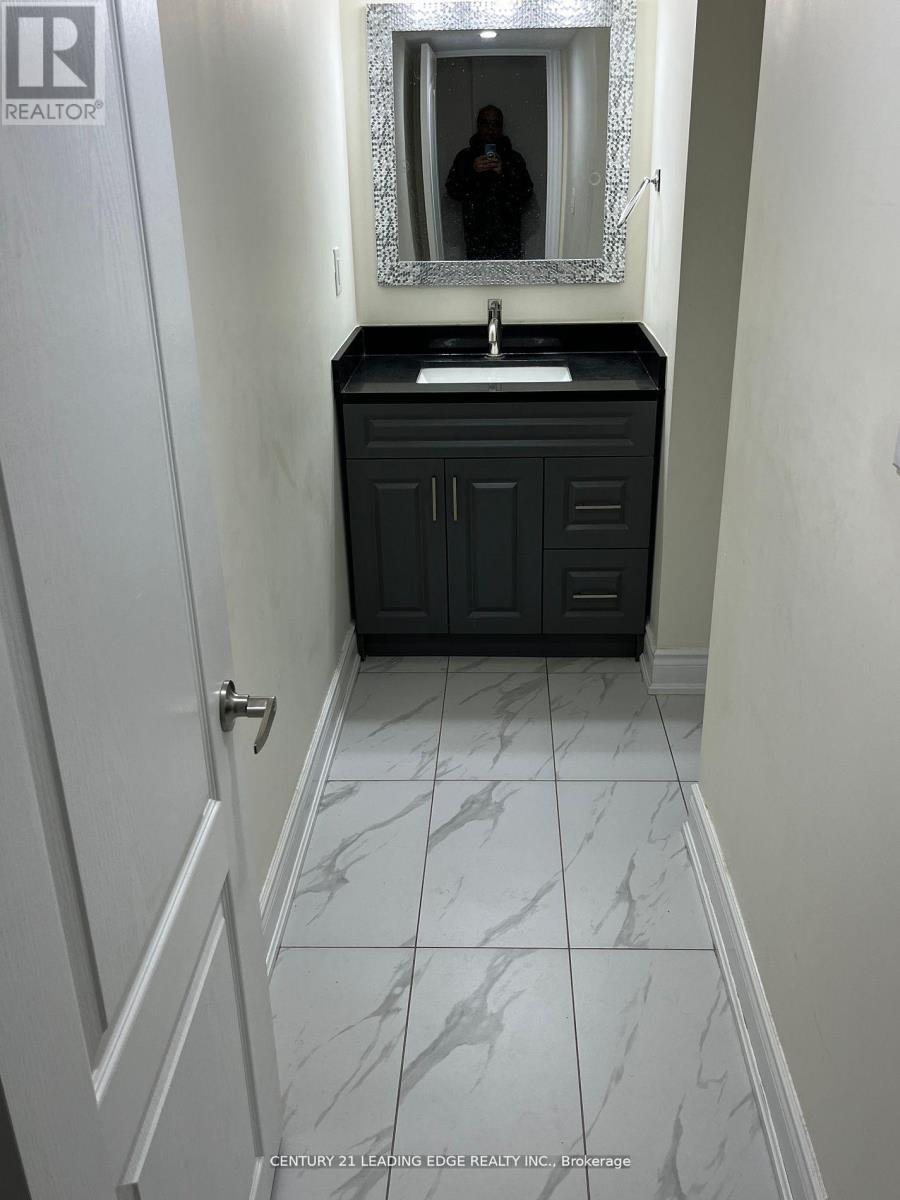 Lower - 6 Oklahoma Drive, Brampton, Ontario  L6P 3L8 - Photo 8 - W12189969
