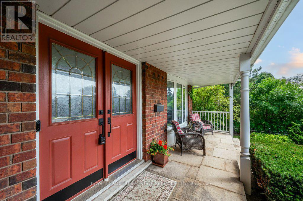 1457 Postmaster Drive, Oakville (Ga Glen Abbey), Ontario  L6M 2Z4 - Photo 5 - W12189971