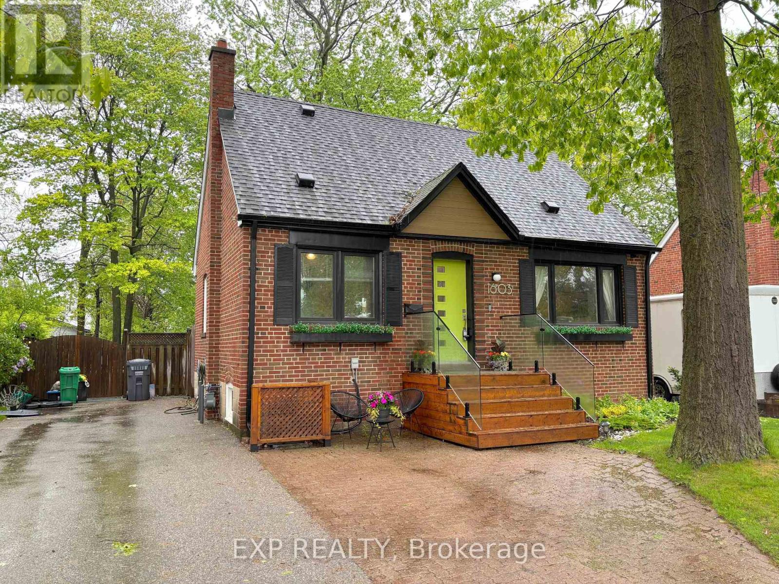 1603 Blanefield Road, Mississauga, Ontario  L5G 4H3 - Photo 1 - W12189973
