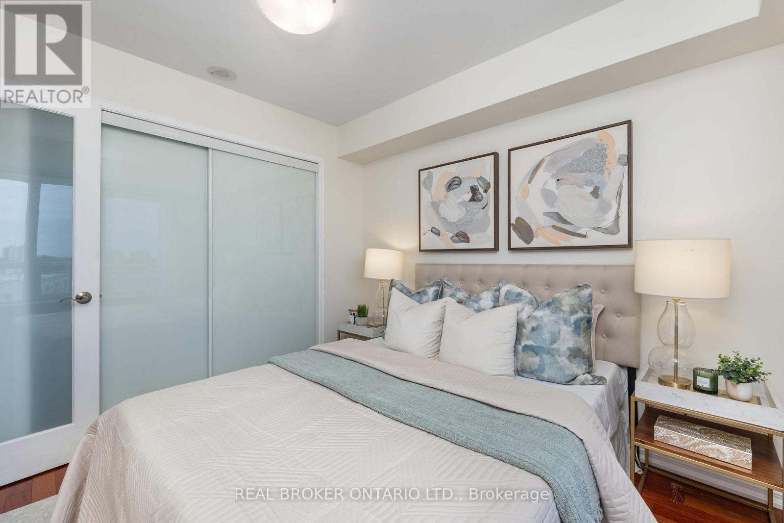 718 - 61 Heintzman Street, Toronto, Ontario  M6P 5A2 - Photo 12 - W12141486