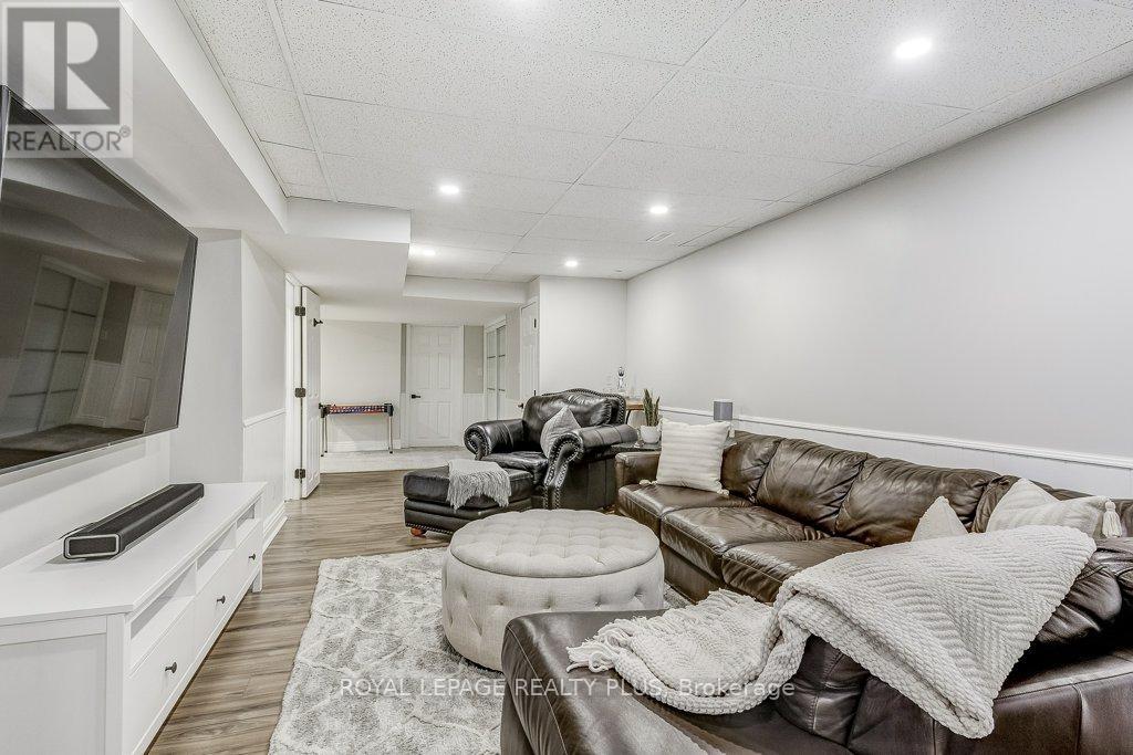 741 George Street, Burlington, Ontario  L7R 2V8 - Photo 23 - W12179136