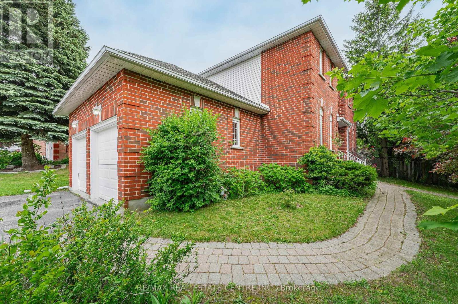 444 Burnett Avenue, Cambridge, Ontario  N1T 1L3 - Photo 3 - X12190004