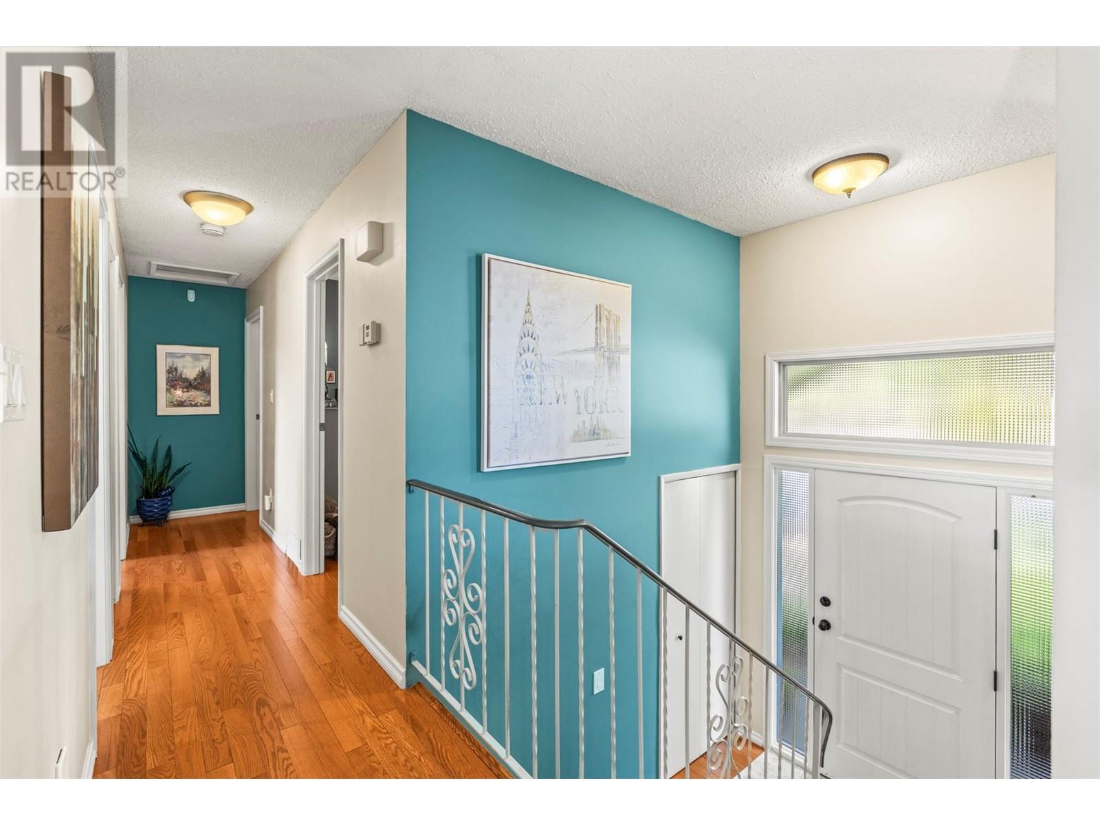 Property at 3902 17 Street image 5