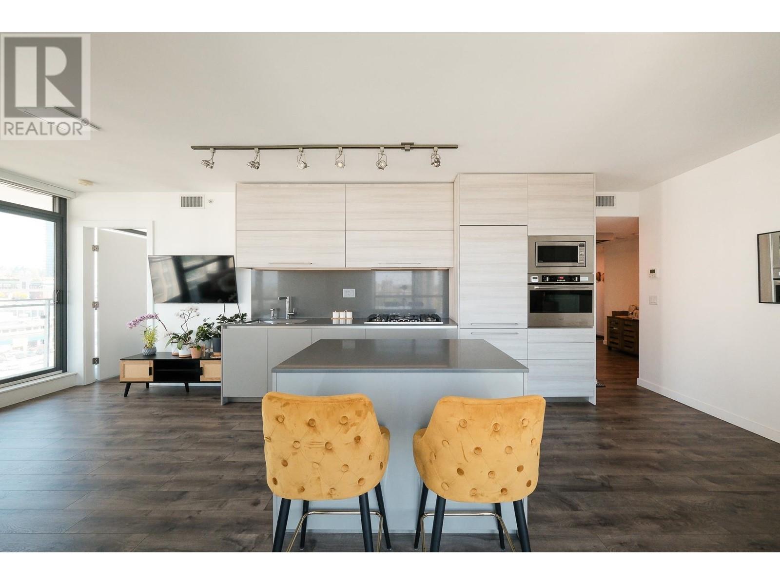 1101 4488 Juneau Street, Burnaby, British Columbia  V5C 0M4 - Photo 1 - R3009829